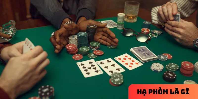 Hiểu rõ cách tính điểm và hạ phỏm là bước quan trọng để kiểm soát cuộc chơi.