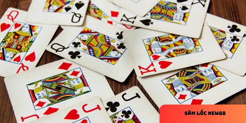 Quản lý bài tốt và quan sát đối thủ kỹ lưỡng sẽ giúp bạn làm chủ các ván bài Sâm Lốc.